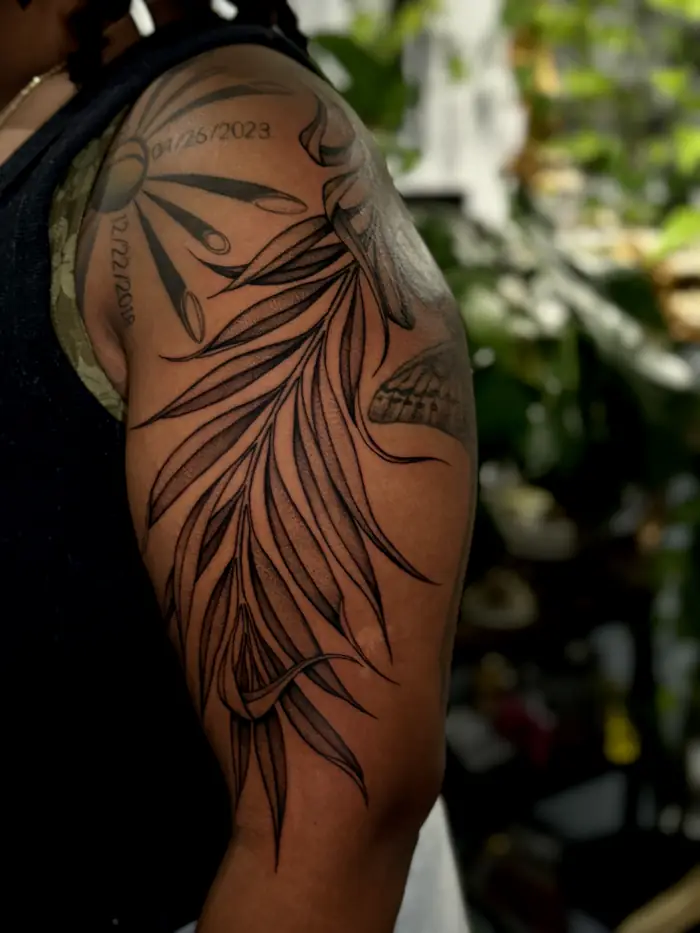 Feather on the upper arm